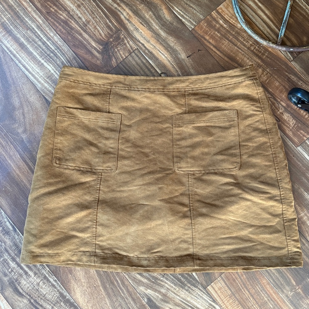 Old Navy Women's Brown Sueded Mini Skirt with Pockets
